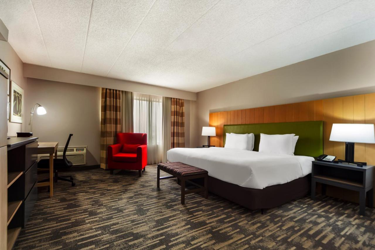 Wingate By Wyndham Lincoln Airport East Hotel Екстериор снимка