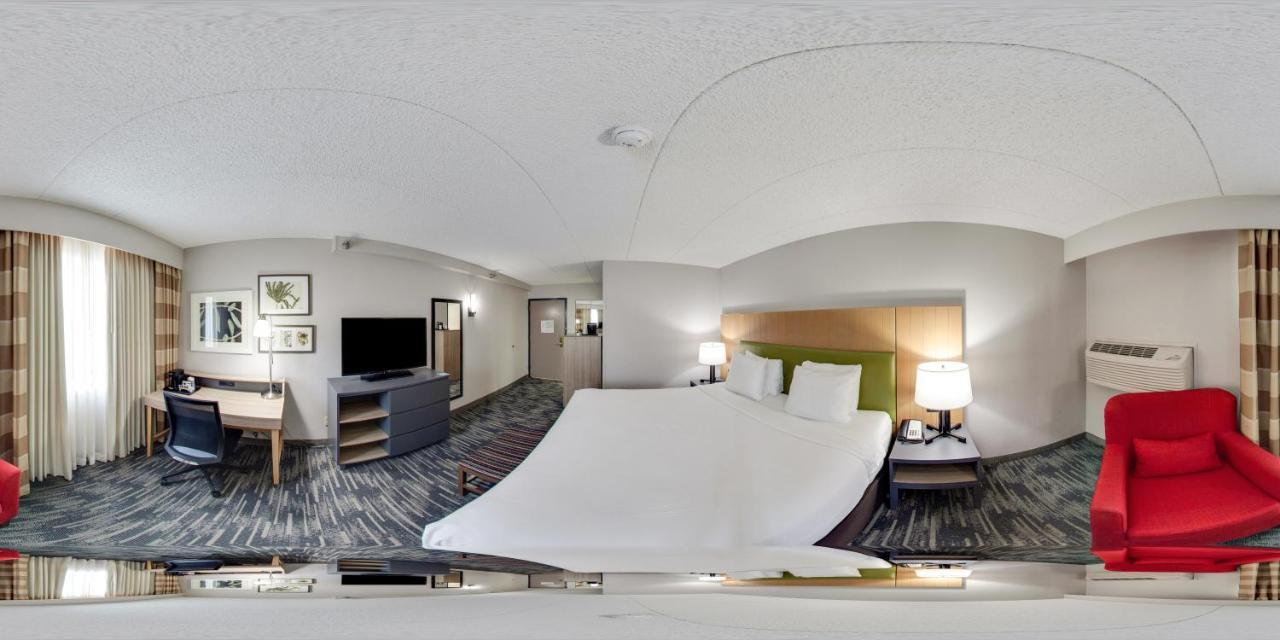 Wingate By Wyndham Lincoln Airport East Hotel Екстериор снимка