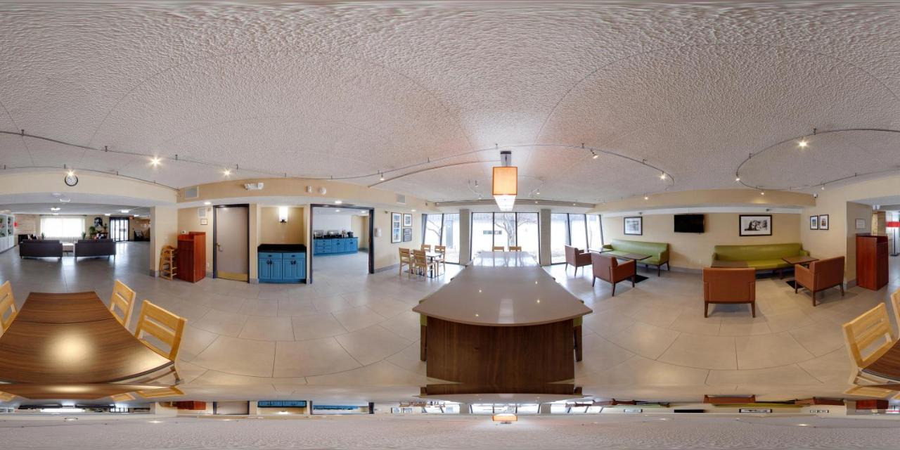 Wingate By Wyndham Lincoln Airport East Hotel Екстериор снимка